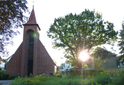 Kirche im Morgenlicht